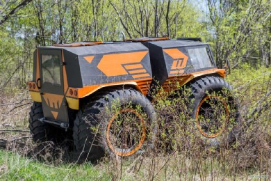 Вездеход Шатун в лесной чаще